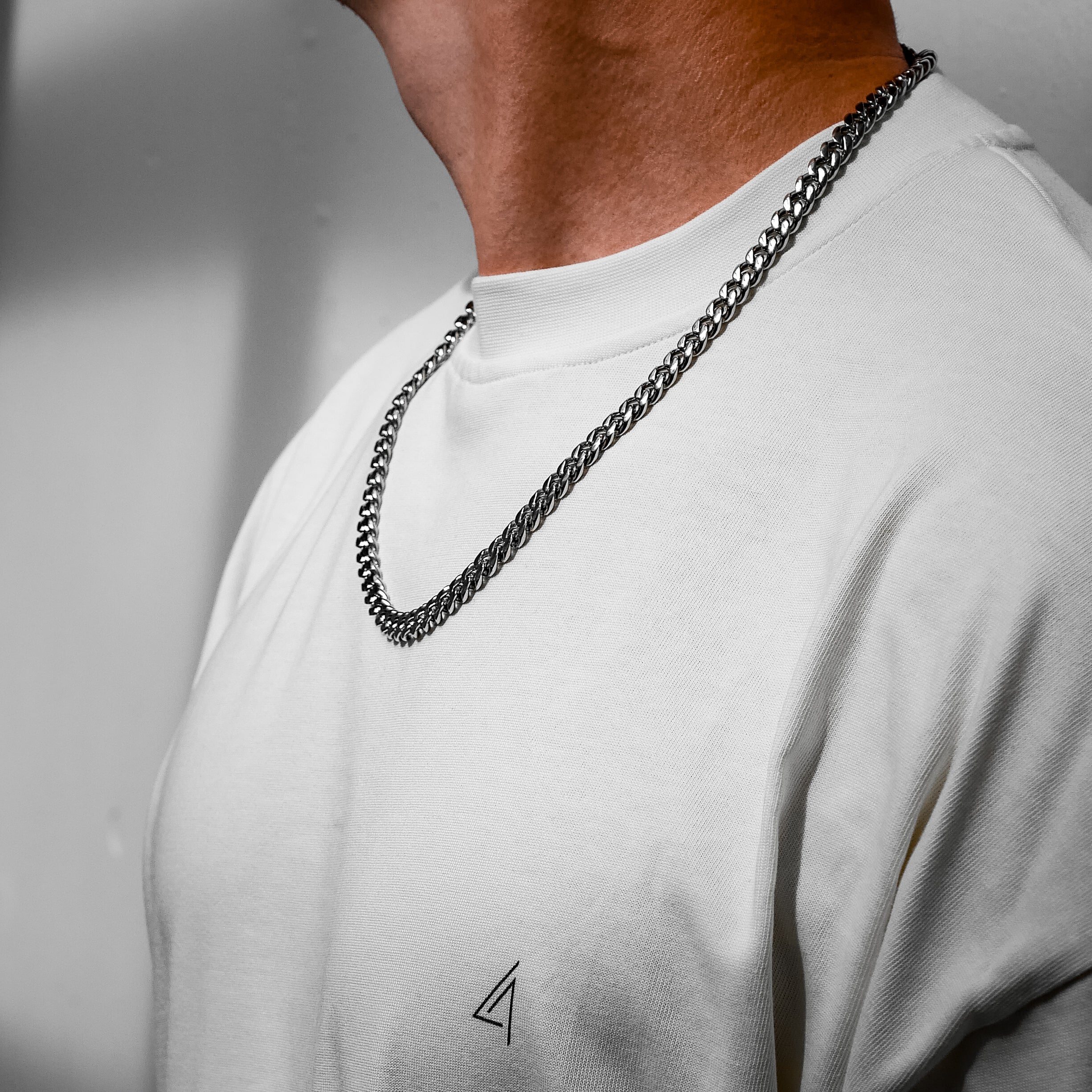 SILVER CURB CHAIN - 8.4MM