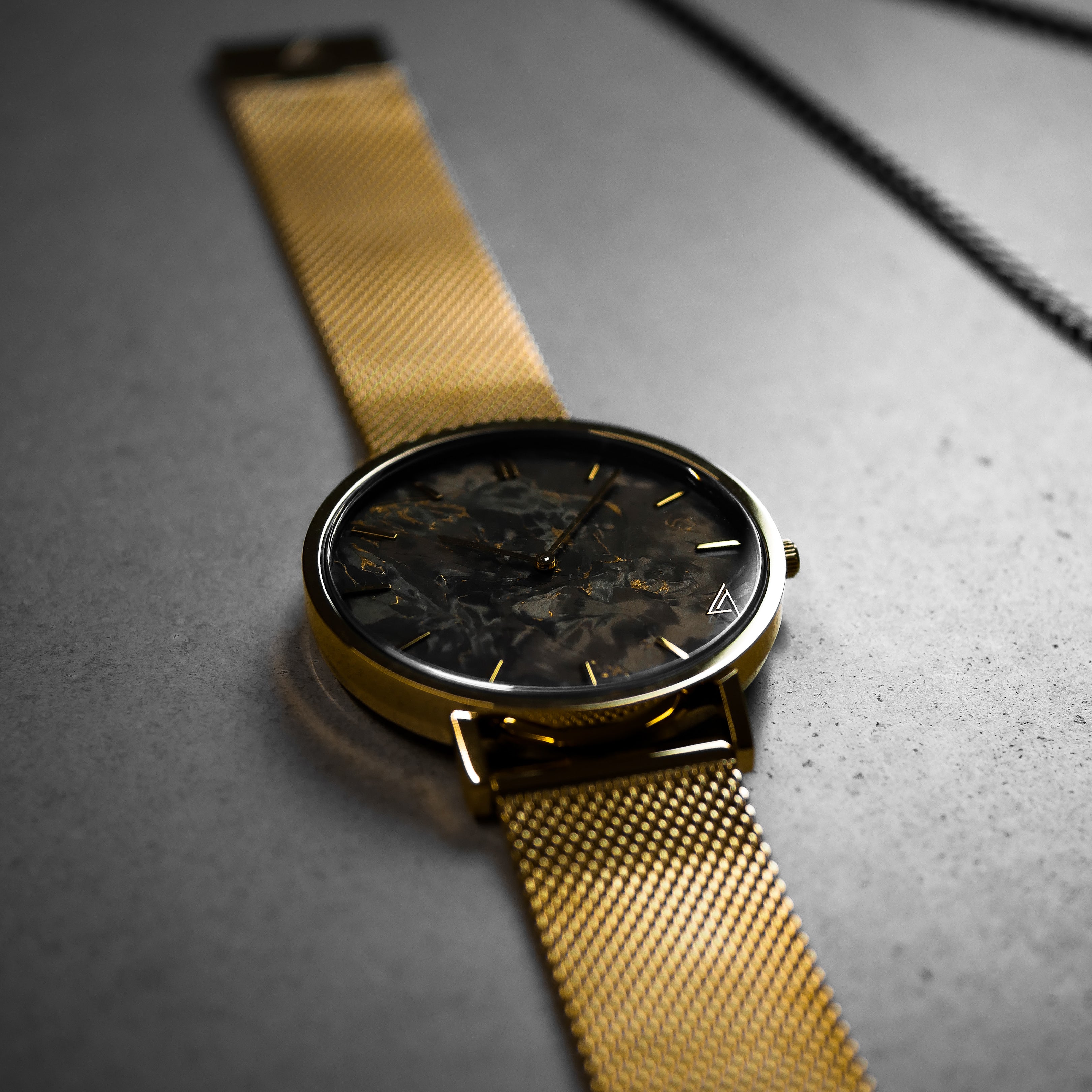 WATCH NO.1 - GOLD MESH