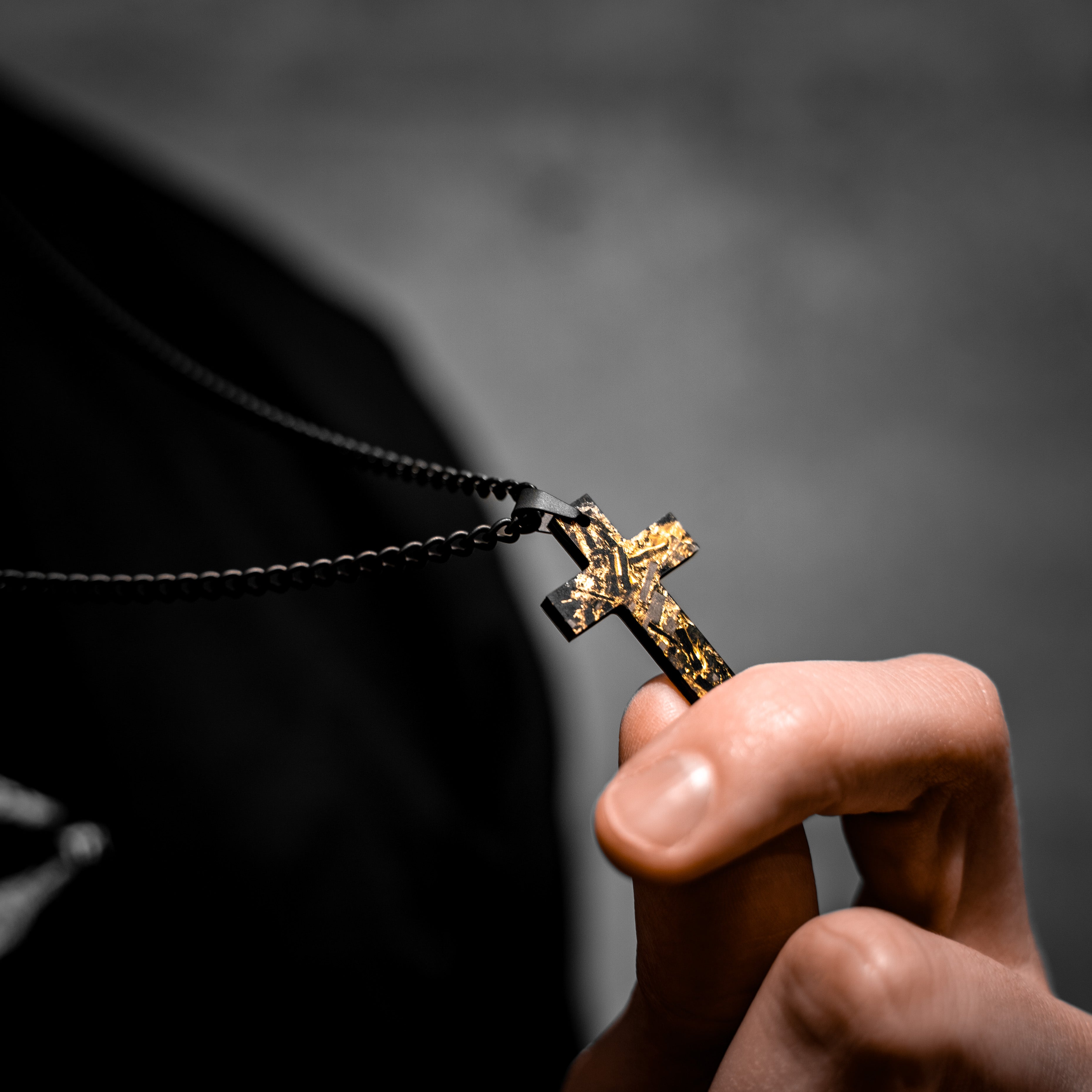 GOLD CROSS CHAIN